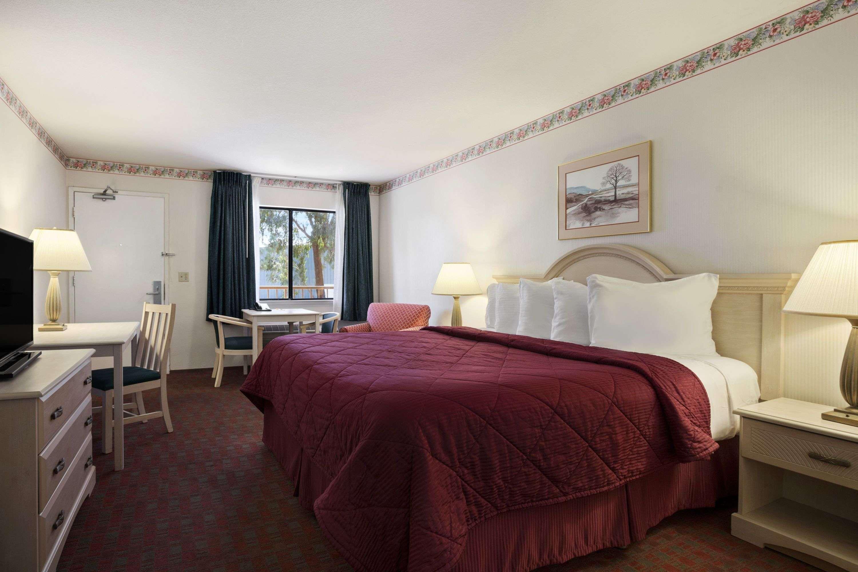 Days By Wyndham Motel 2*